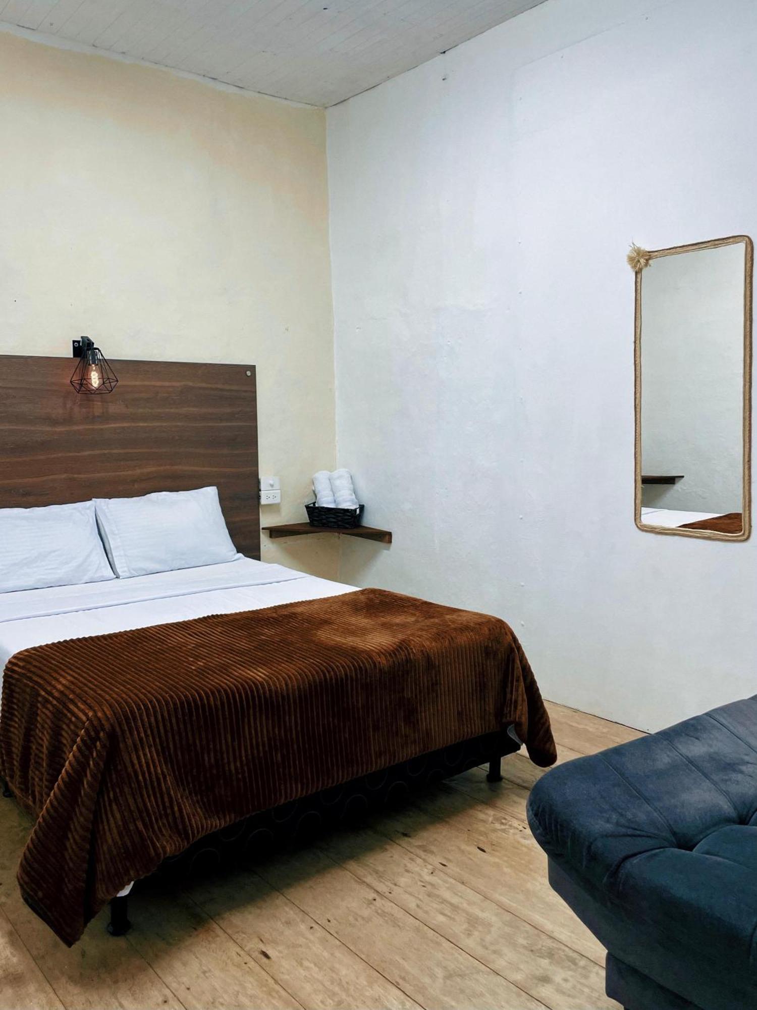 Origen Hostel Jardin Ngoại thất bức ảnh